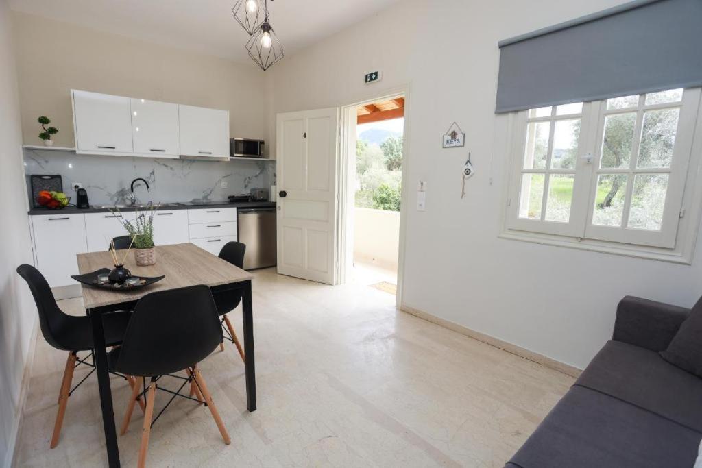 Kouros Apartments Litheres 外观 照片