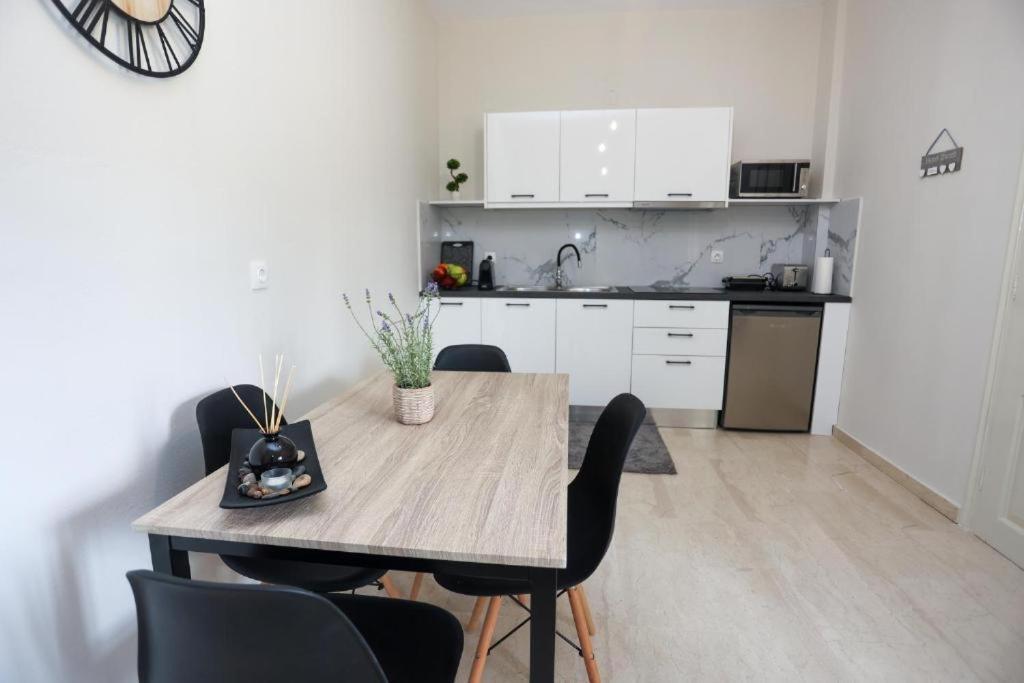Kouros Apartments Litheres 外观 照片