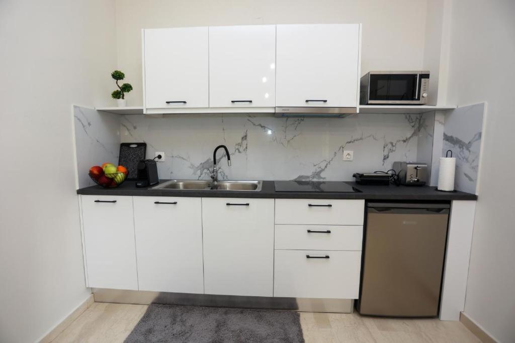 Kouros Apartments Litheres 外观 照片