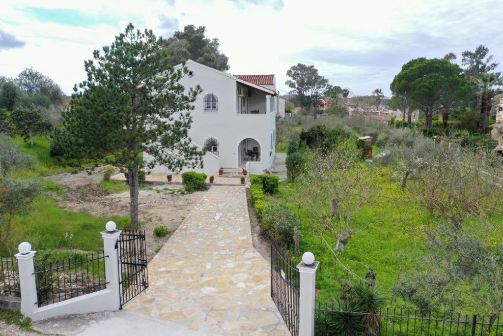 Kouros Apartments Litheres 外观 照片