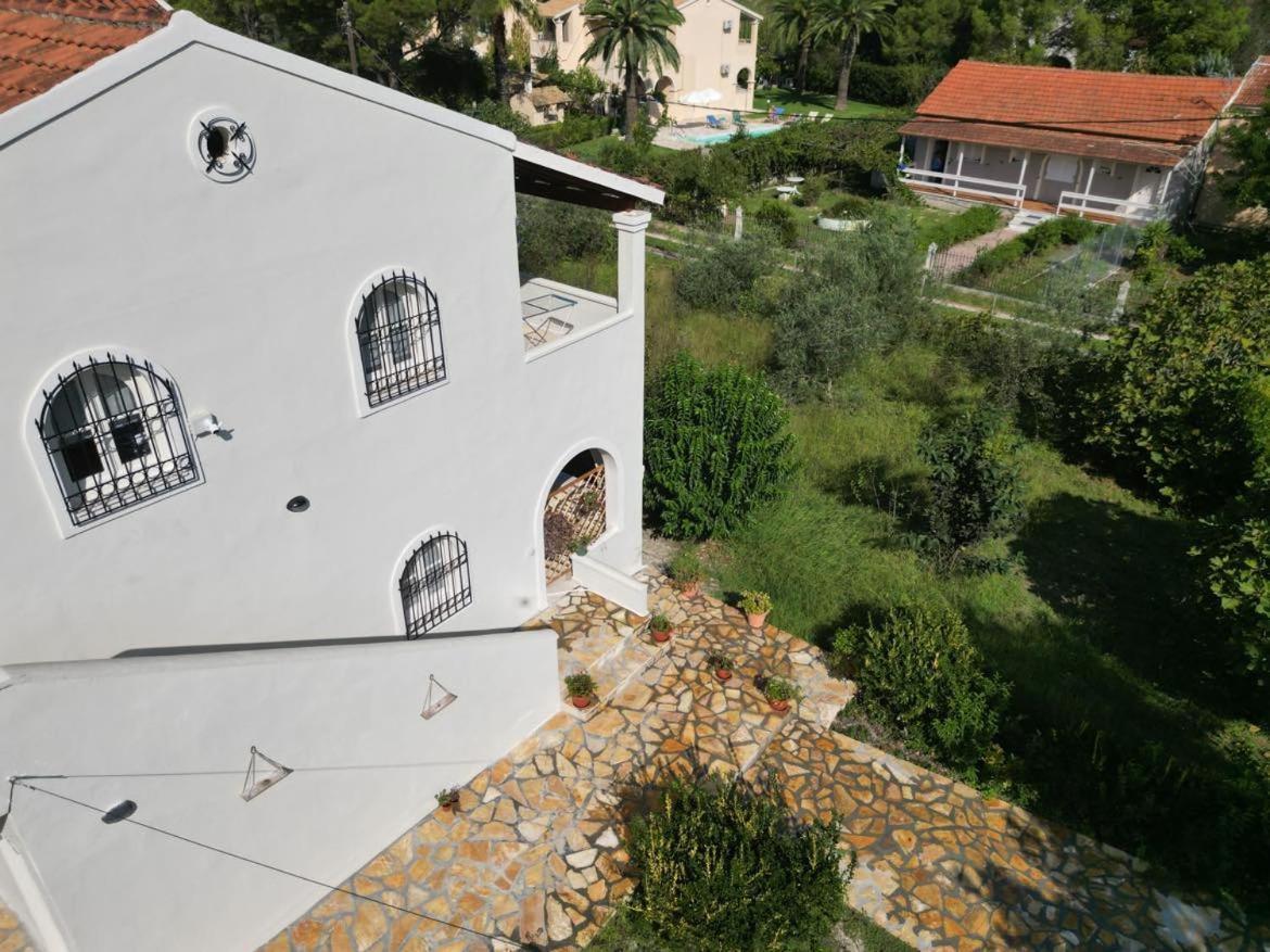Kouros Apartments Litheres 外观 照片