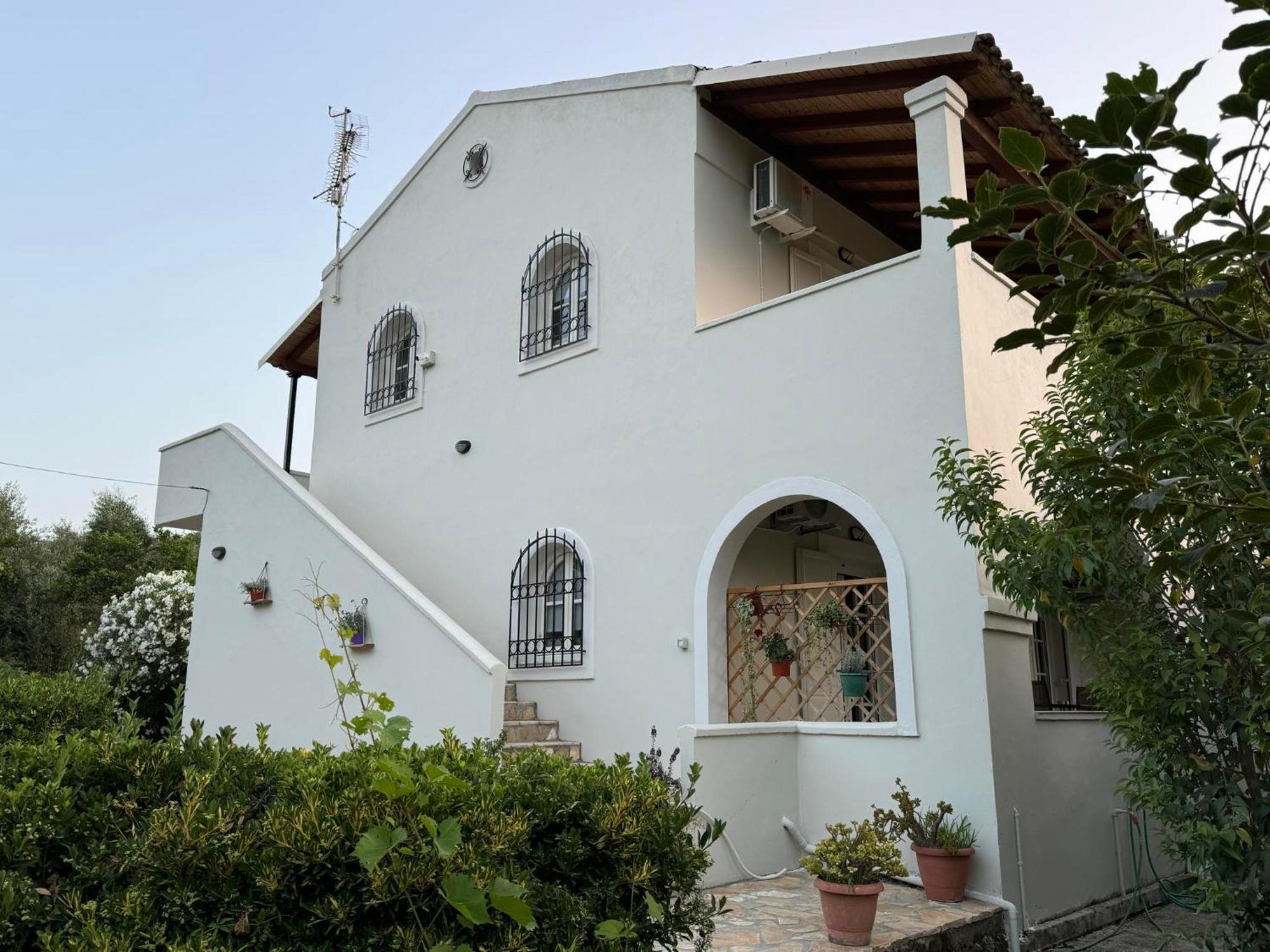 Kouros Apartments Litheres 外观 照片